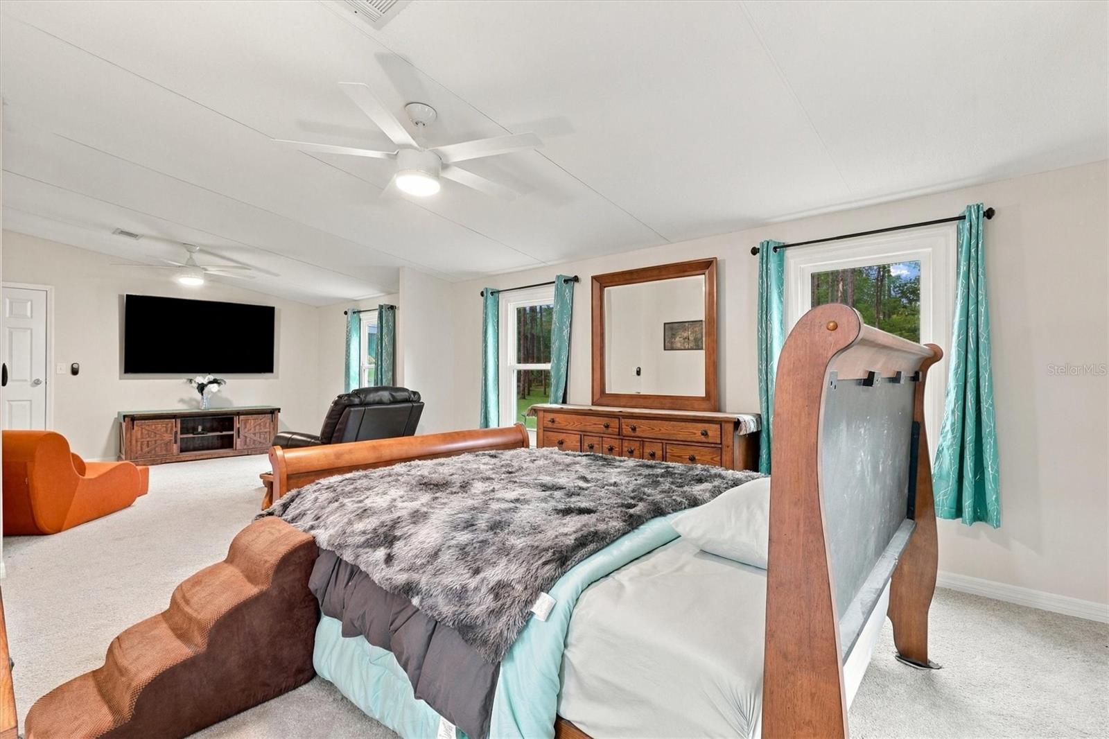 PINEWOOD ESTATES - Residential