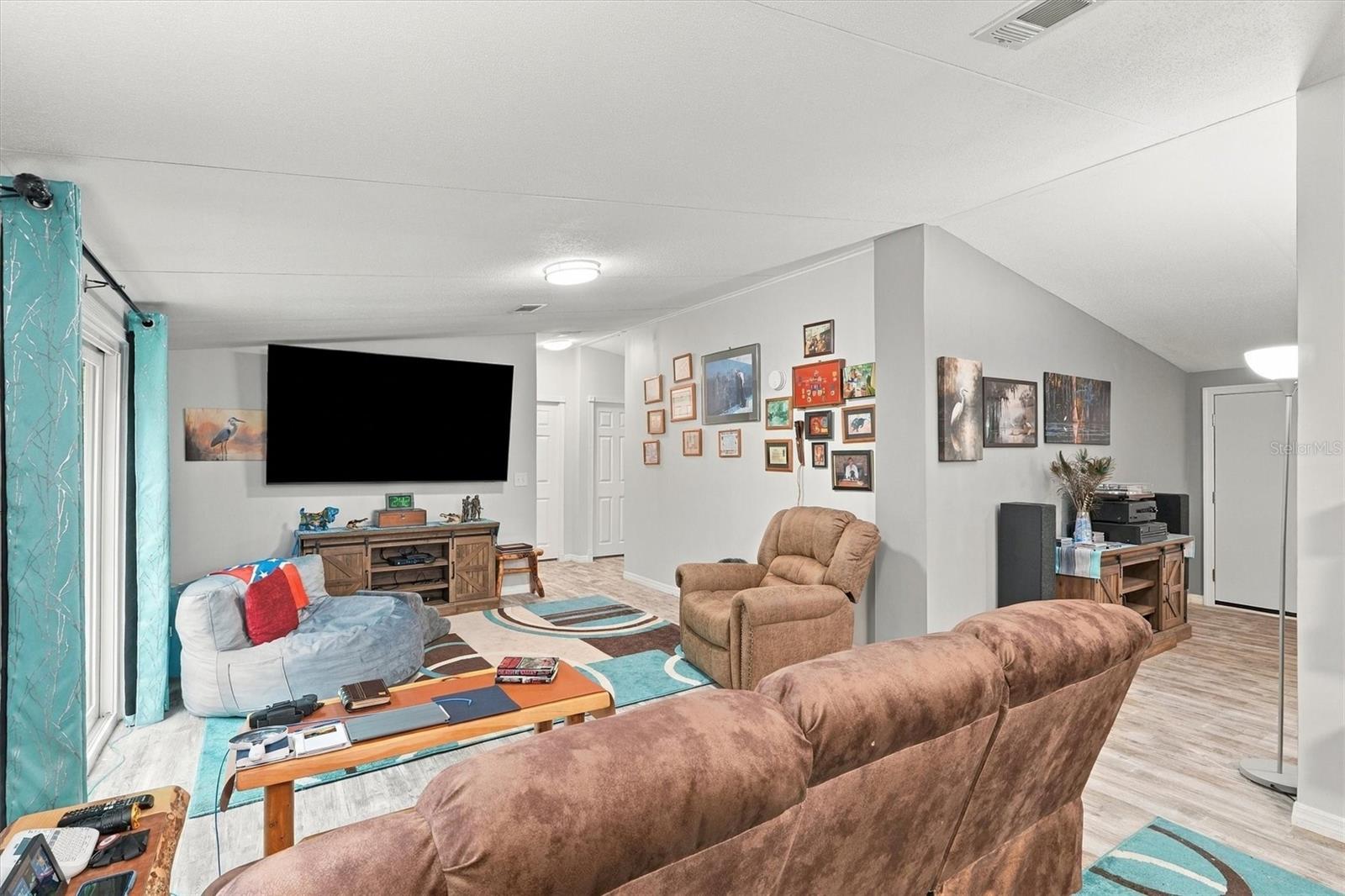 PINEWOOD ESTATES - Residential