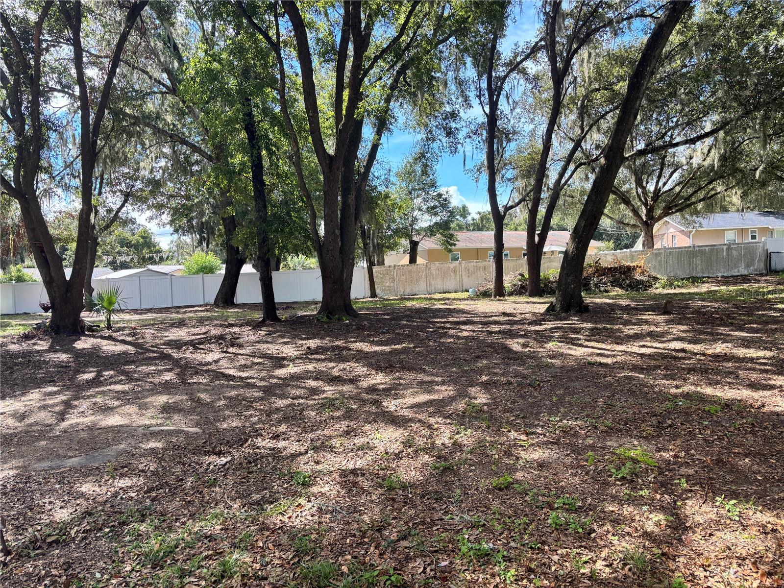 Incredible opportunity to own a versatile 0.25-acre lot in the quiet, established neighborhood of Lakeview Hills! This property stands out from the rest thanks to its coveted Marion County A1 (General Agriculture) zoning. Combined with no HOA rules or fees, this lot offers ultimate freedom. Whether your dream is to construct a custom stick-built home, place a modern mobile or manufactured home, or set up a peaceful homestead with a personal garden, this zoning allows it all!Located just minutes from the beautiful waters of Lake Weir, this is an absolute paradise for outdoor lovers. Spend your days boating, fishing, or enjoying the trails at the nearby Carney Island Recreation Area. When the day is done, you're just a short drive from great lakeside dining at Gator Joe’s or Eaton's Beach. Enjoy a peaceful "Old Florida" lifestyle while remaining within an easy, seamless commute to The Villages, Belleview, and Ocala for premium shopping and dining. Bring your plans, your toys, or your mobile home, and make this slice of Ocklawaha yours today!

Bonus Opportunity: Looking for more space? The house next door is also currently for sale! Purchase both properties to instantly create a massive 0.5-acre total estate, giving you the ultimate setup for a multi-family arrangement, a detached workshop, or extra privacy.