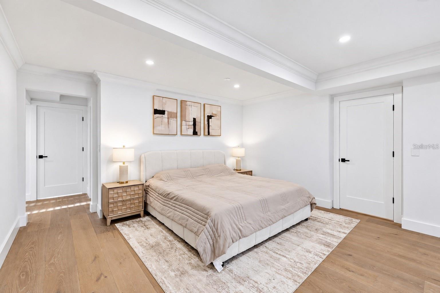 BAY ISLAND - Residential