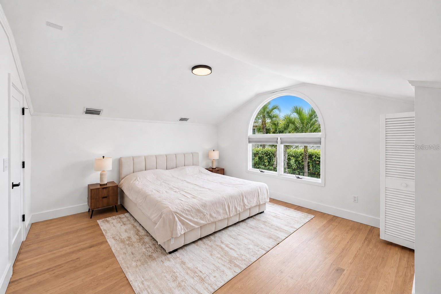 BAY ISLAND - Residential