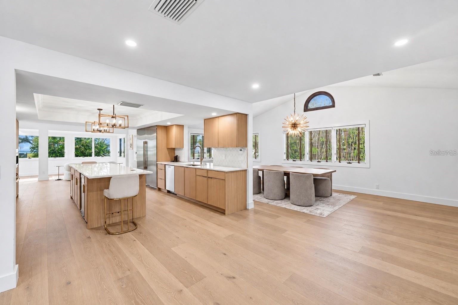 BAY ISLAND - Residential