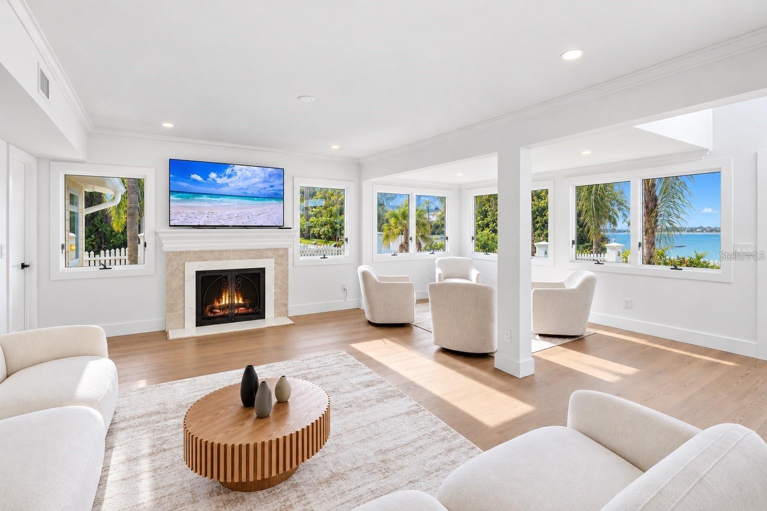 BAY ISLAND - Residential