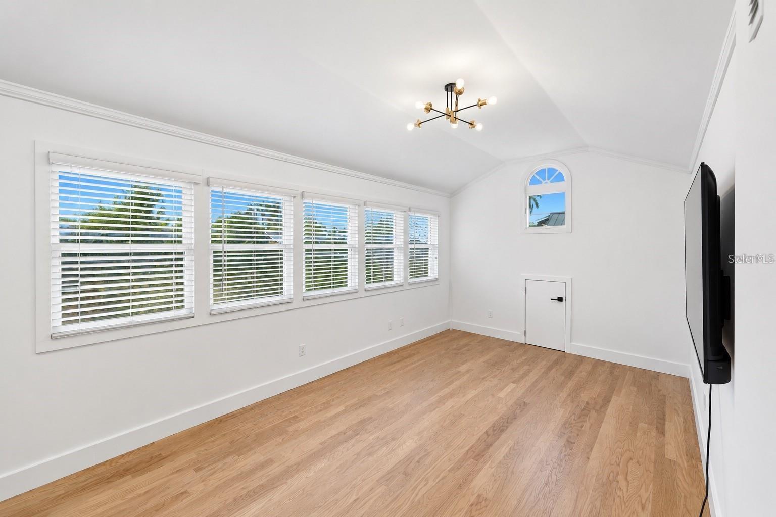 BAY ISLAND - Residential