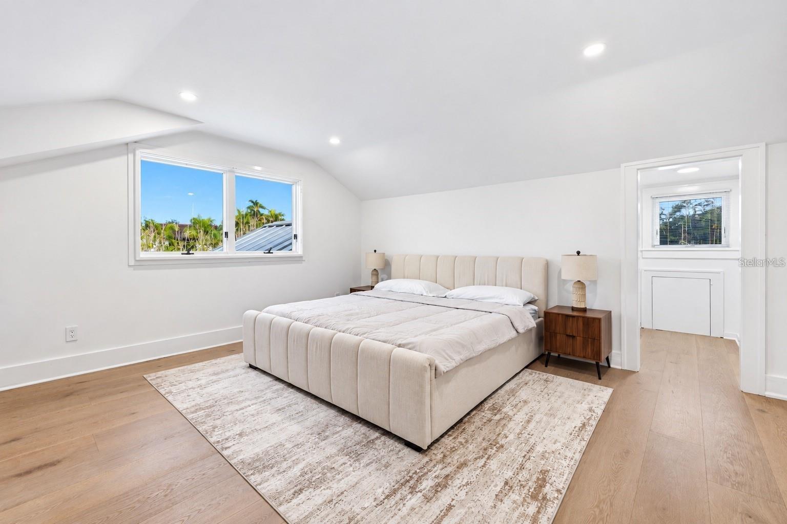 BAY ISLAND - Residential