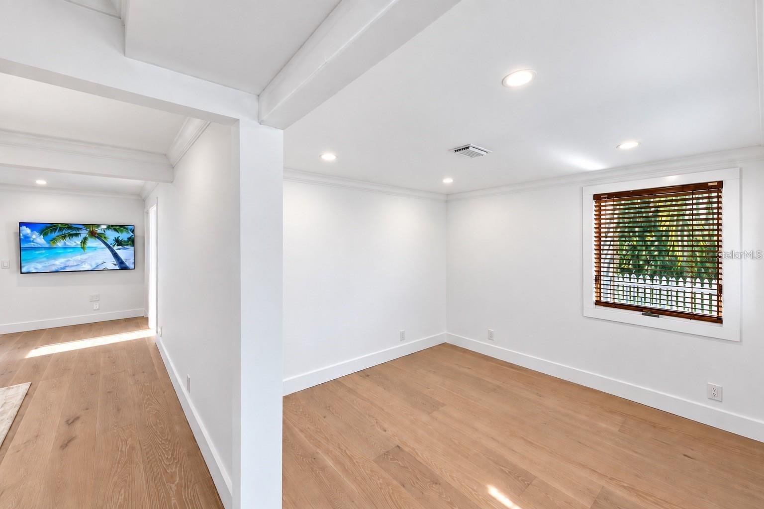 BAY ISLAND - Residential