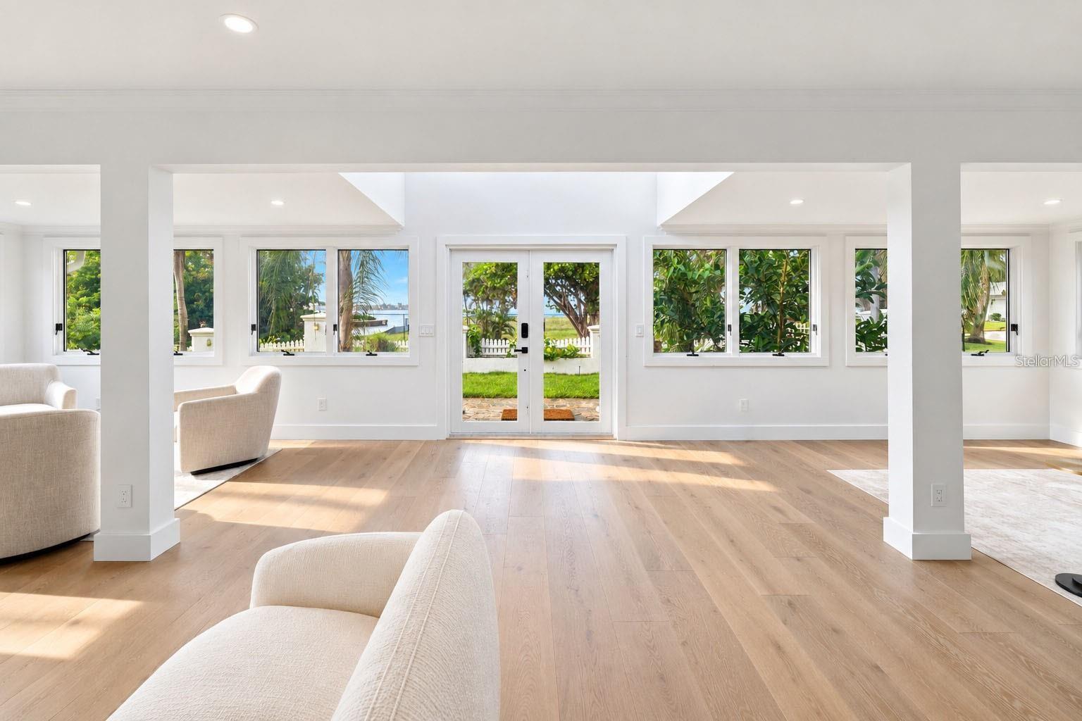 BAY ISLAND - Residential