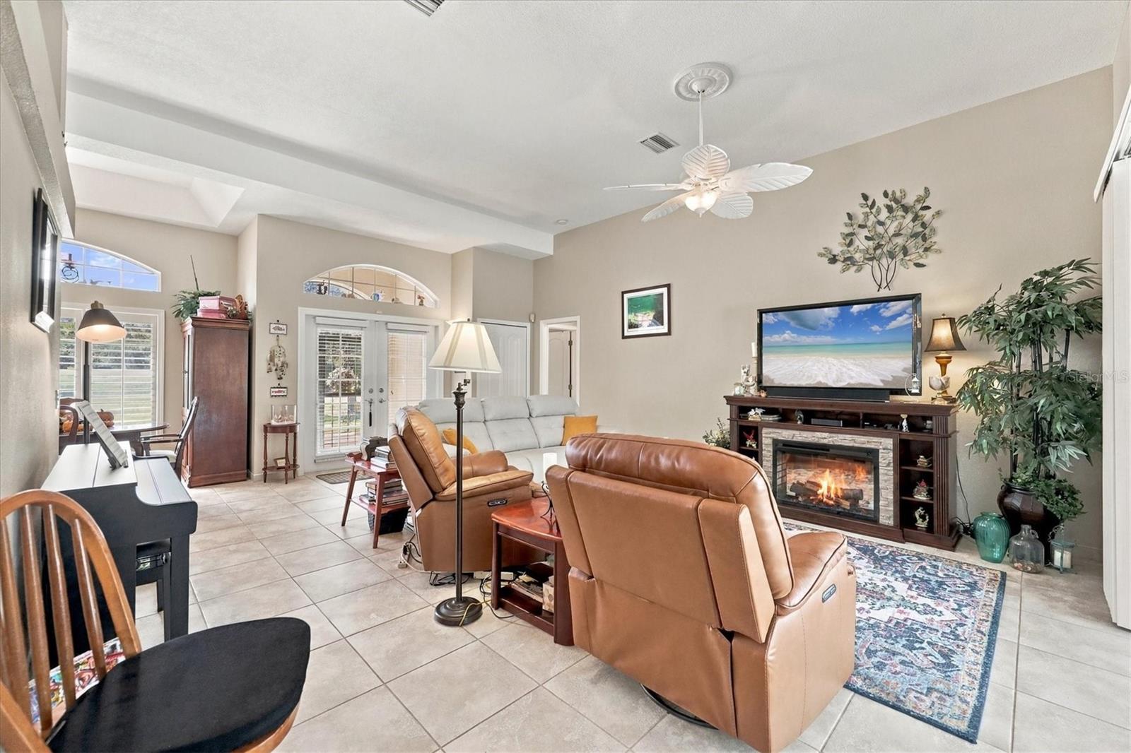 VENICE ACRES UNIT 2 - Residential
