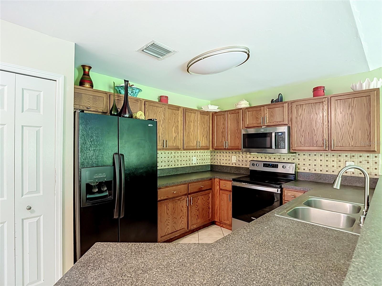 LEHIGH ESTATES - Residential Income