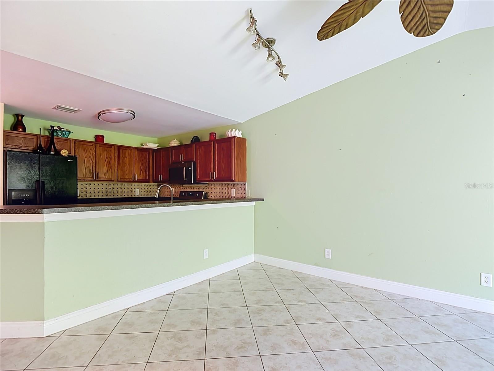 LEHIGH ESTATES - Residential Income
