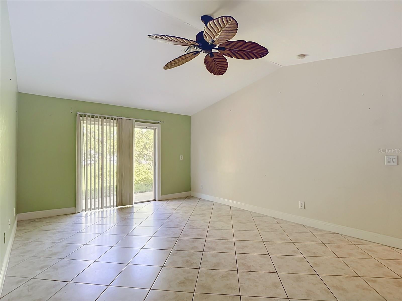 LEHIGH ESTATES - Residential Income