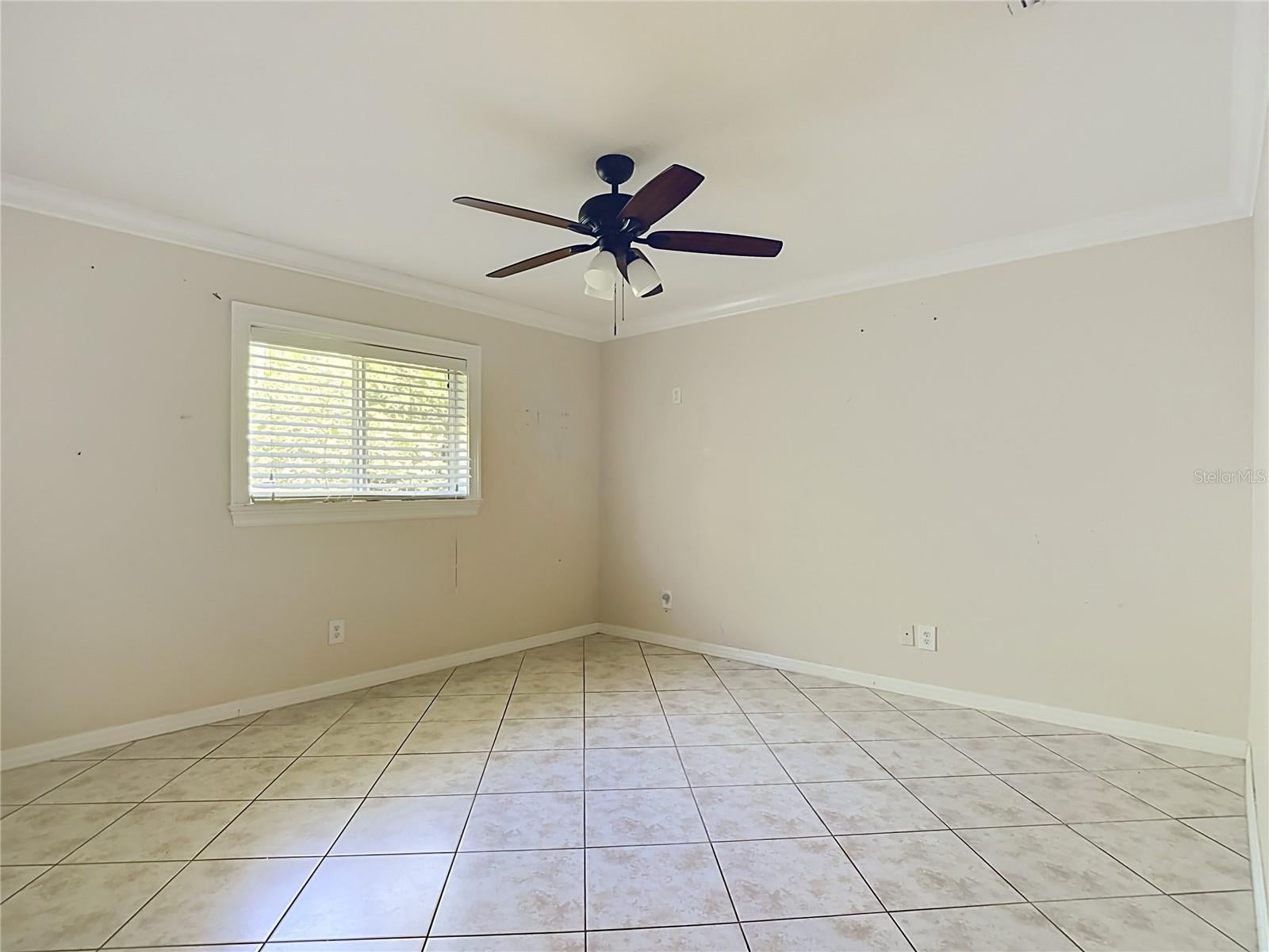 LEHIGH ESTATES - Residential Income