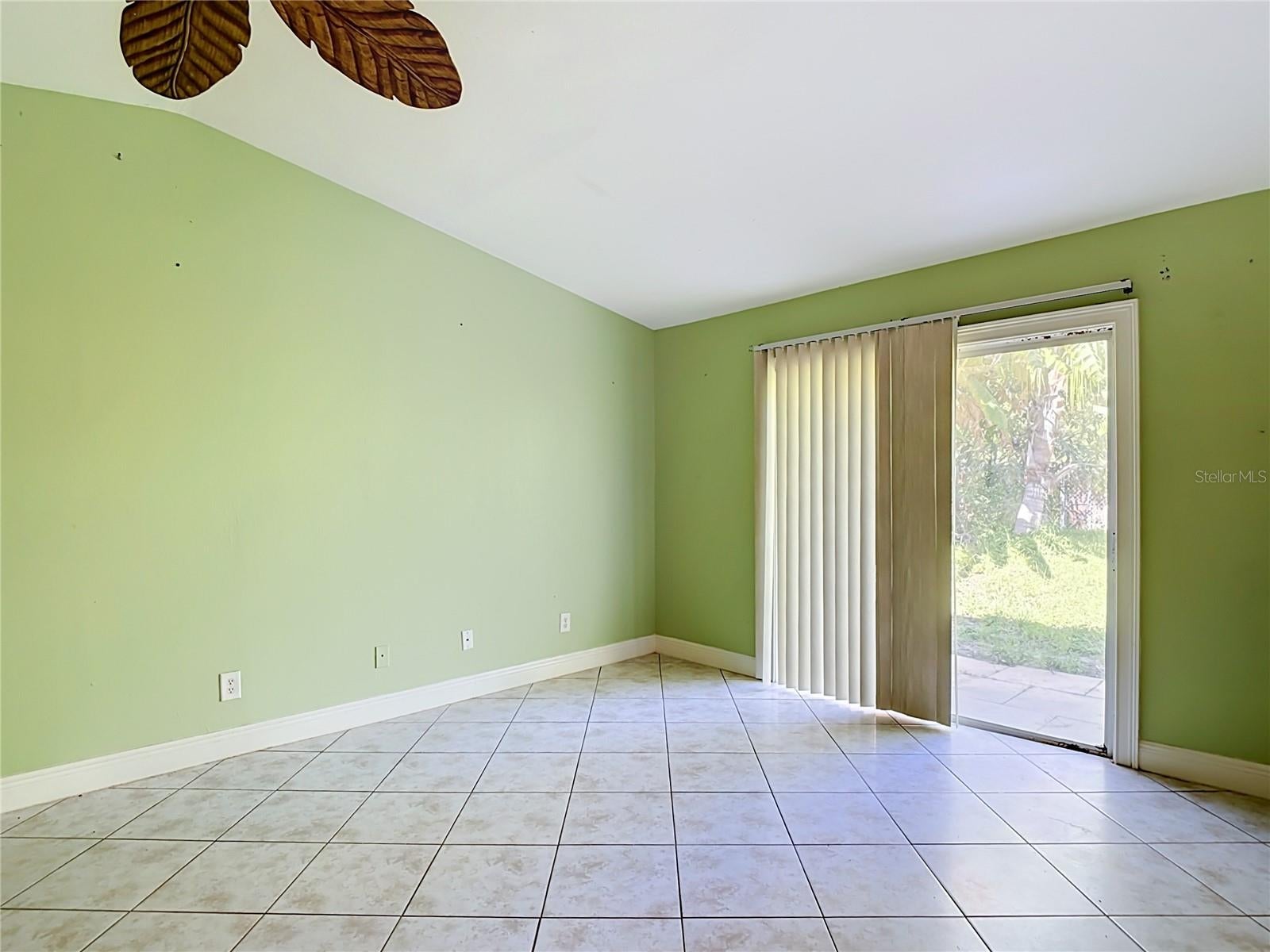 LEHIGH ESTATES - Residential Income