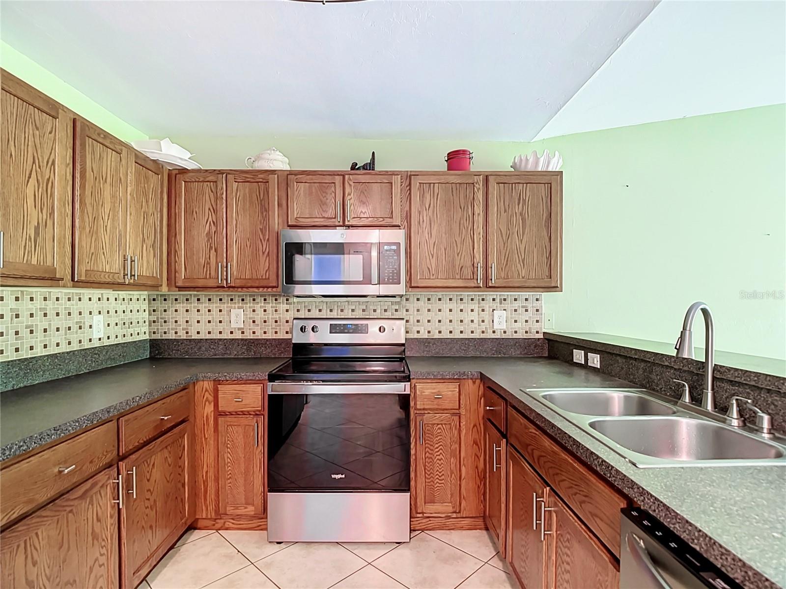 LEHIGH ESTATES - Residential Income