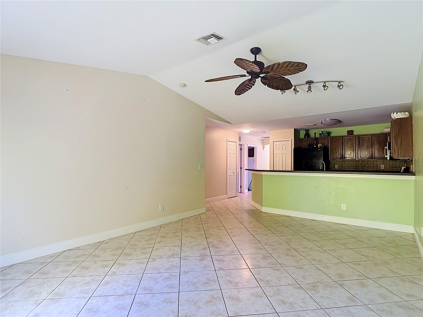 LEHIGH ESTATES - Residential Income