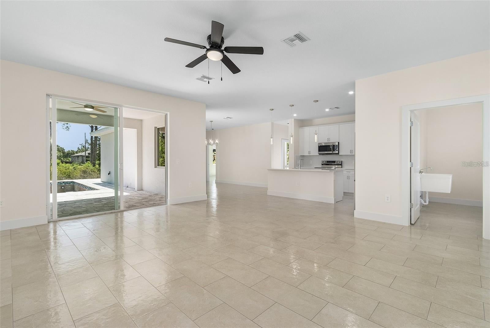 ROTONDA LAKES - Residential