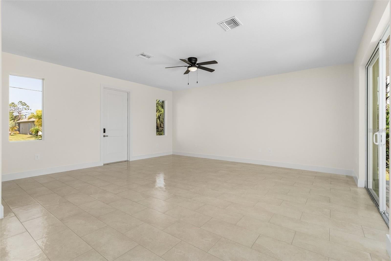 ROTONDA LAKES - Residential
