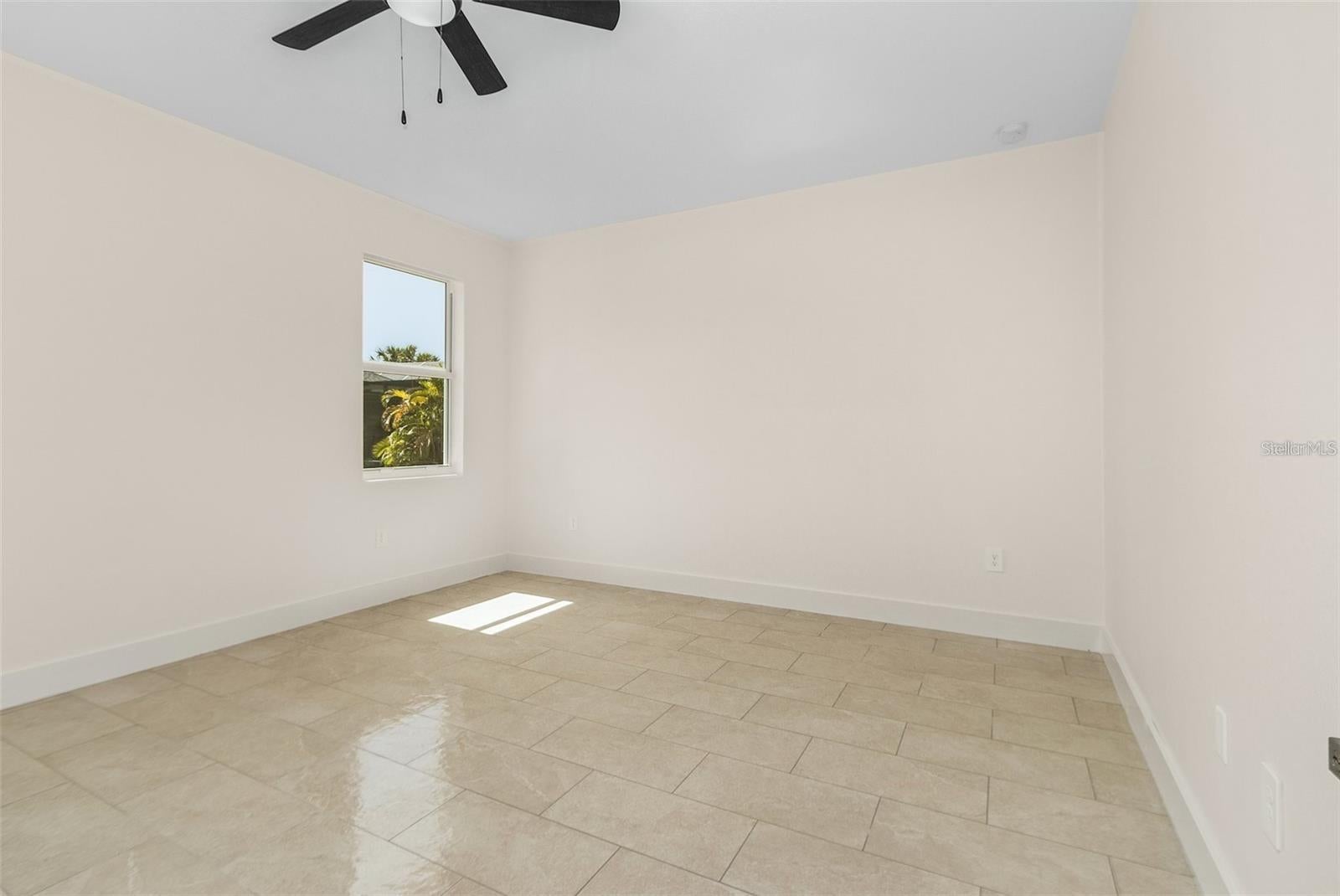 ROTONDA LAKES - Residential