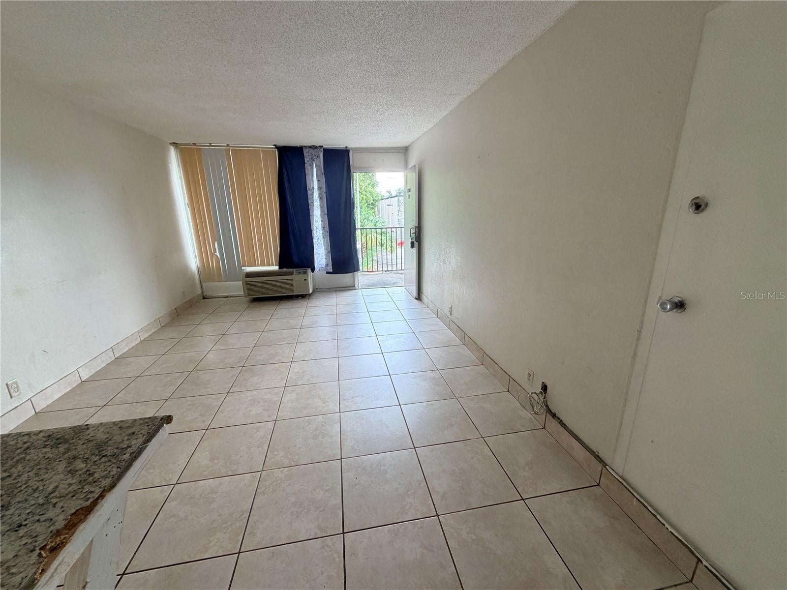SANDLAKE COURTYARDS CONDO 5901/3515 - Residential