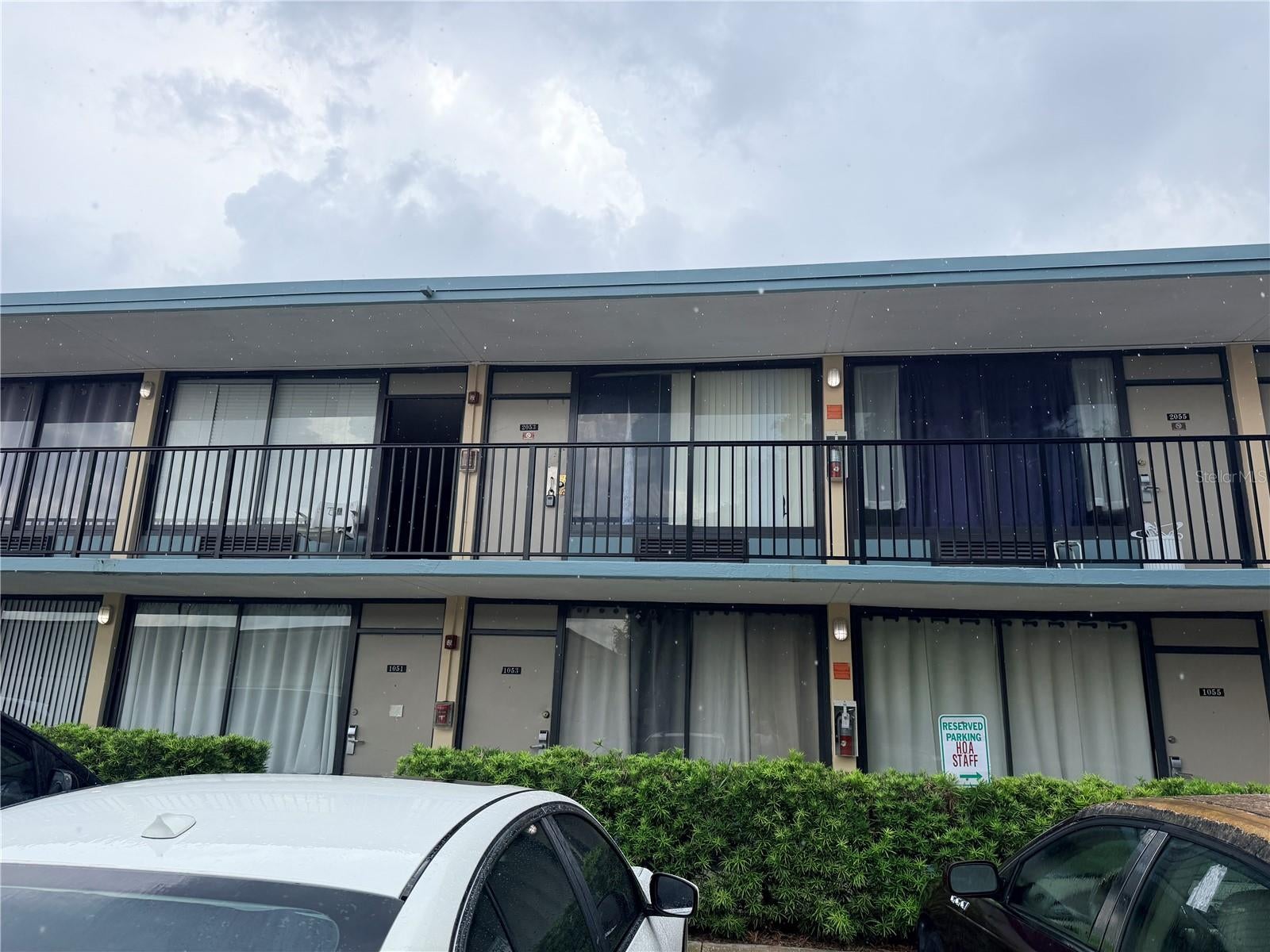 SANDLAKE COURTYARDS CONDO 5901/3515 - Residential