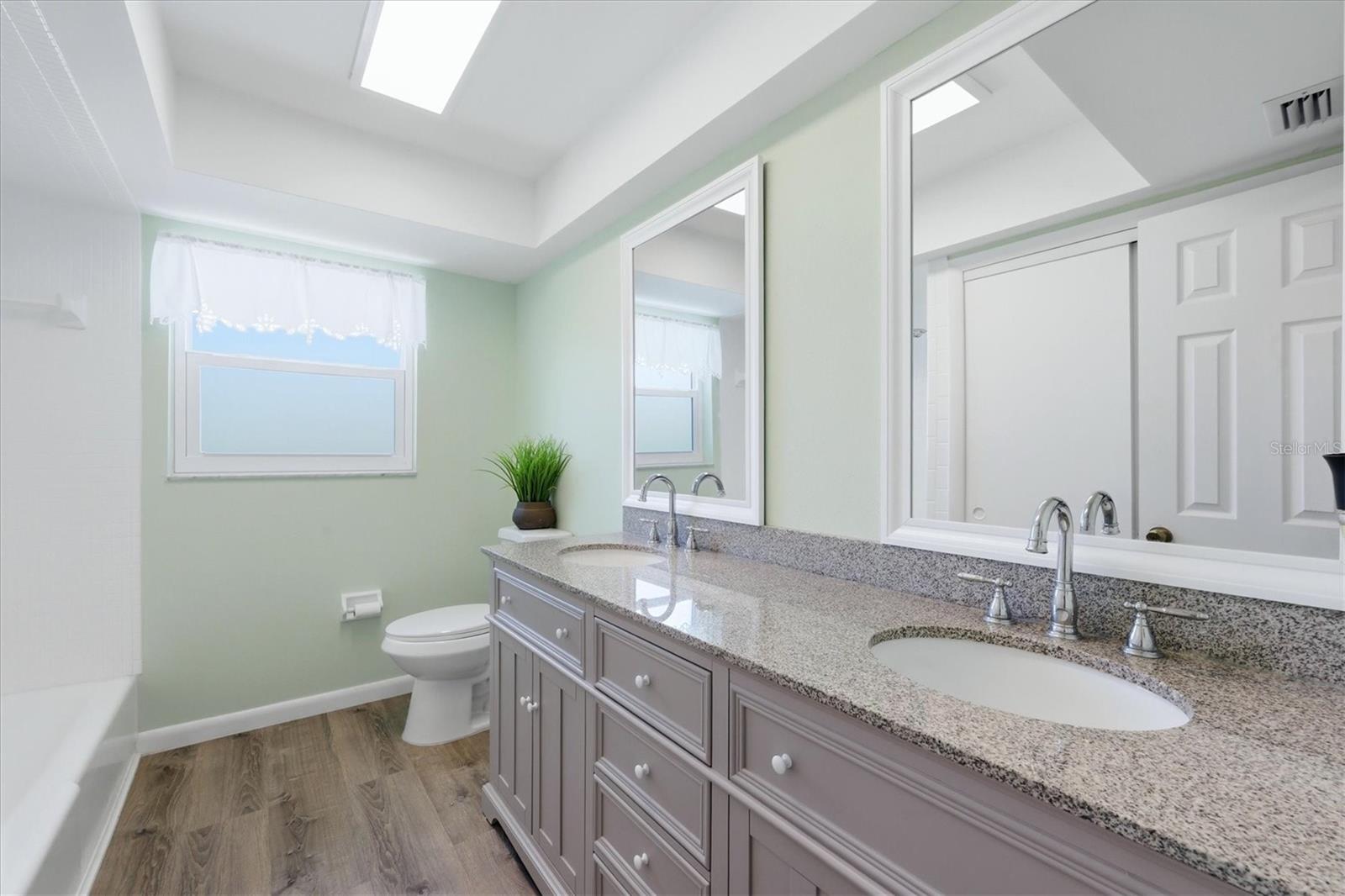 ROTONDA WEST OAKLAND HILLS - Residential