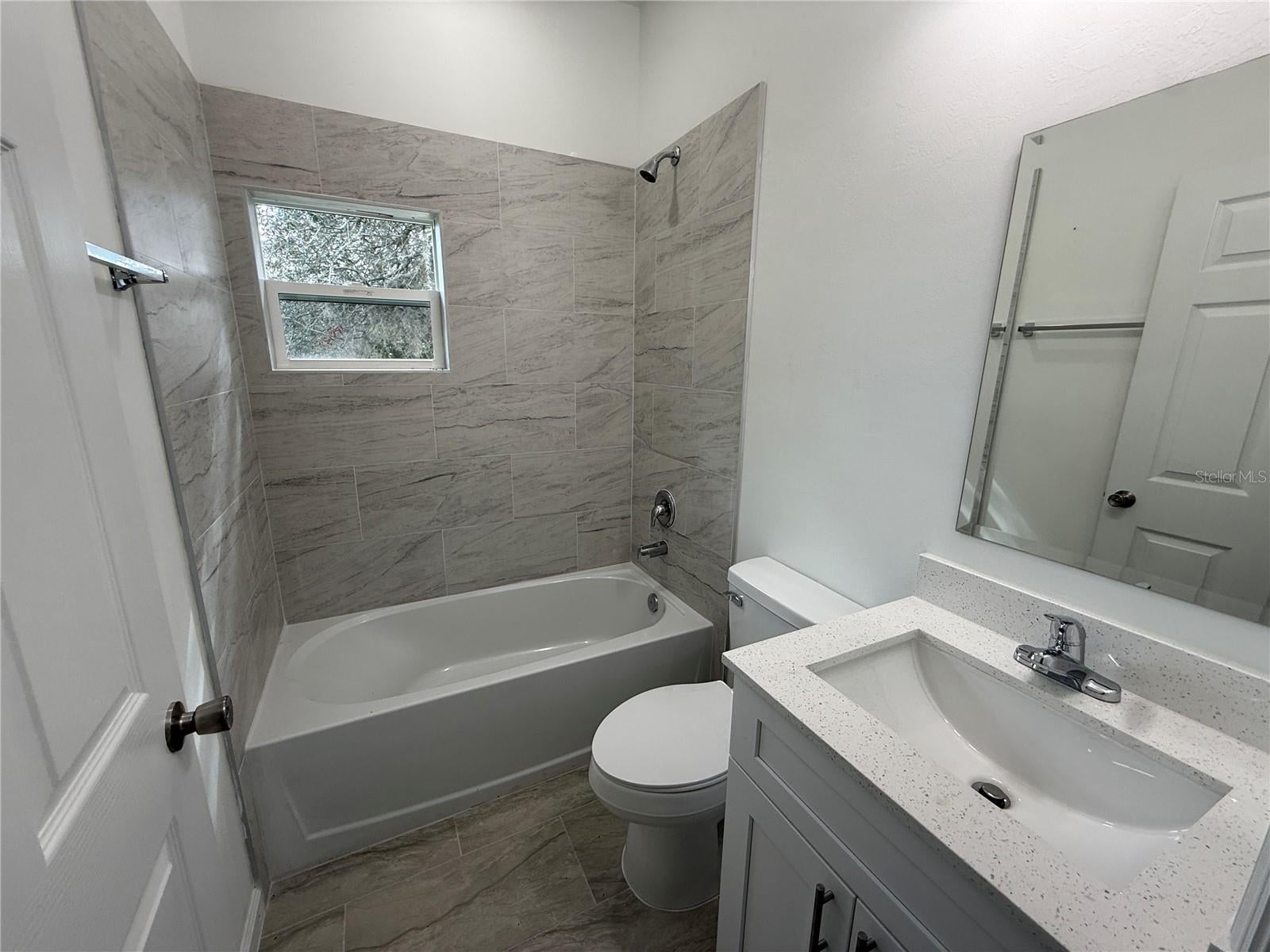 LEISURE LAKES SEC 01 REP - Residential