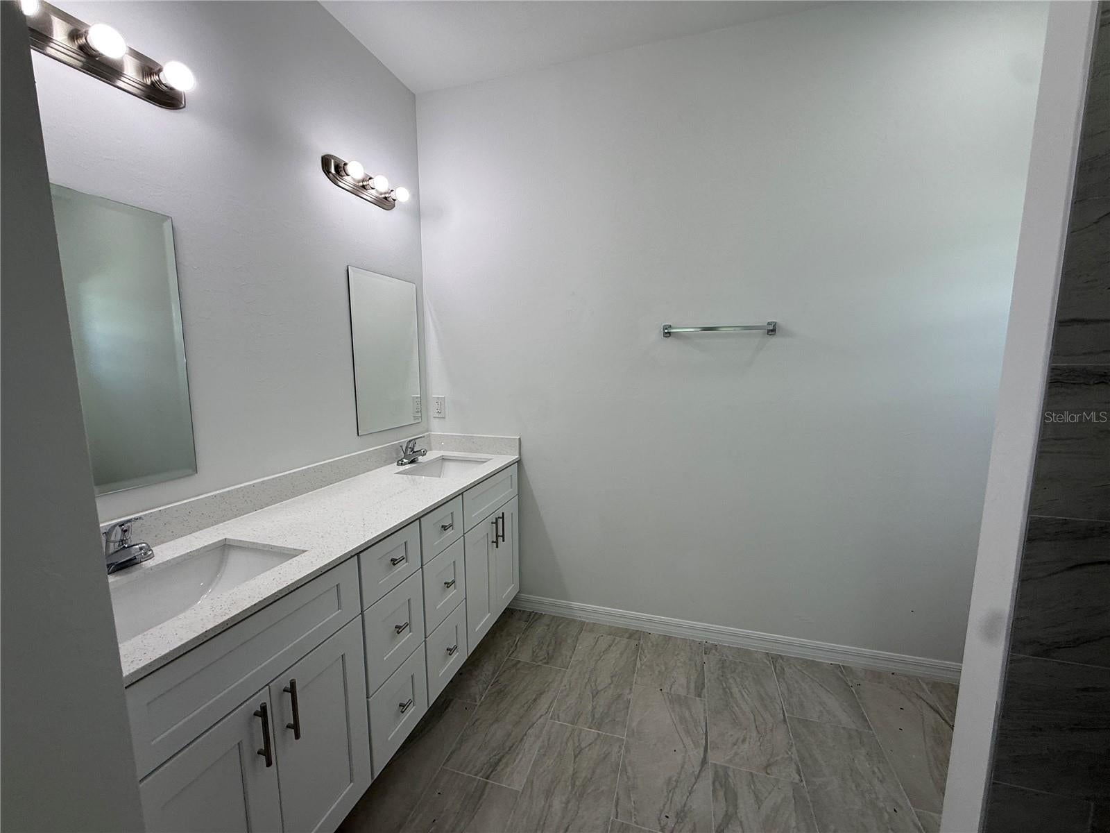 LEISURE LAKES SEC 01 REP - Residential