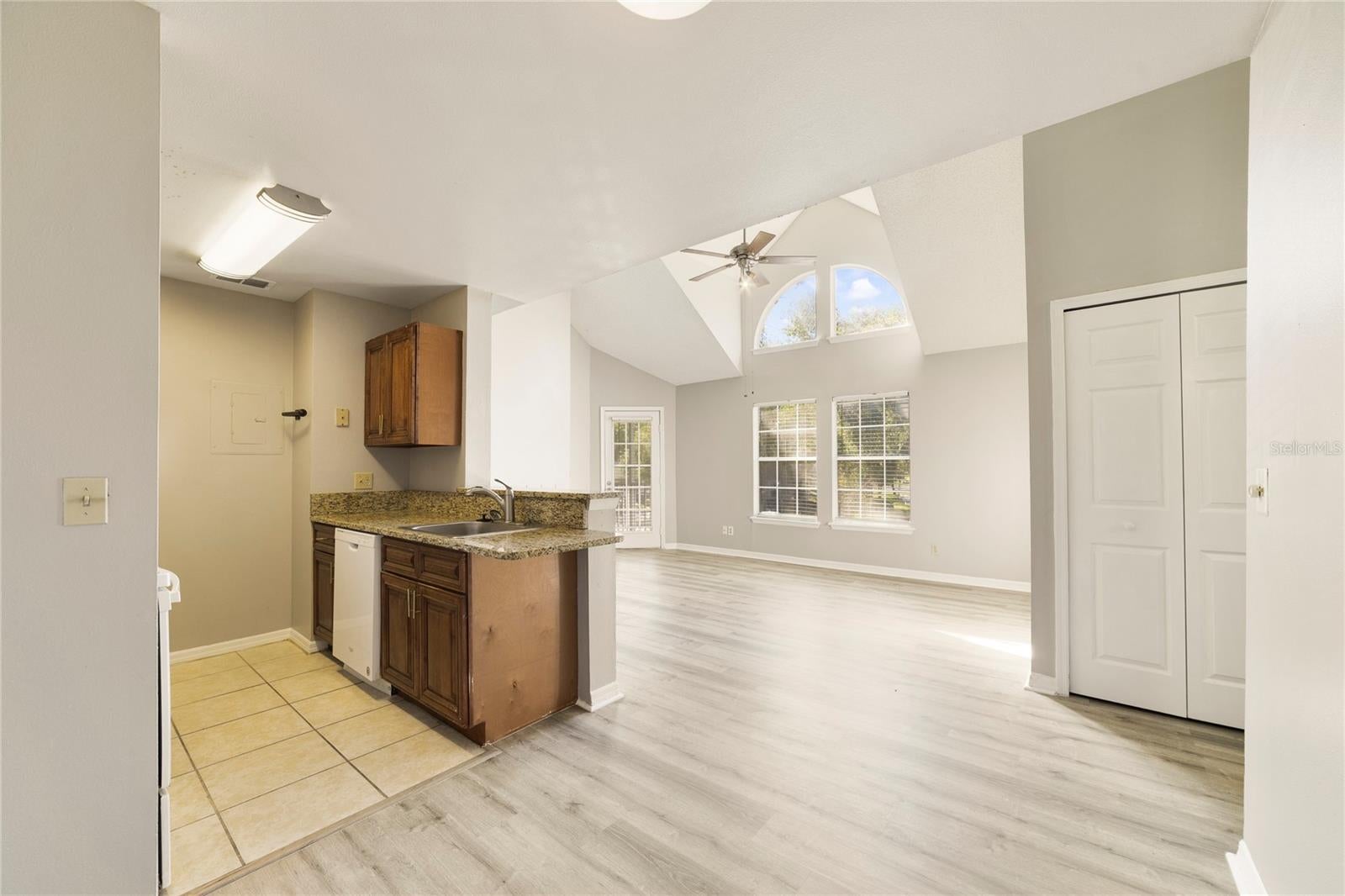 CENTRAL PARK METROWEST CONDO - Residential