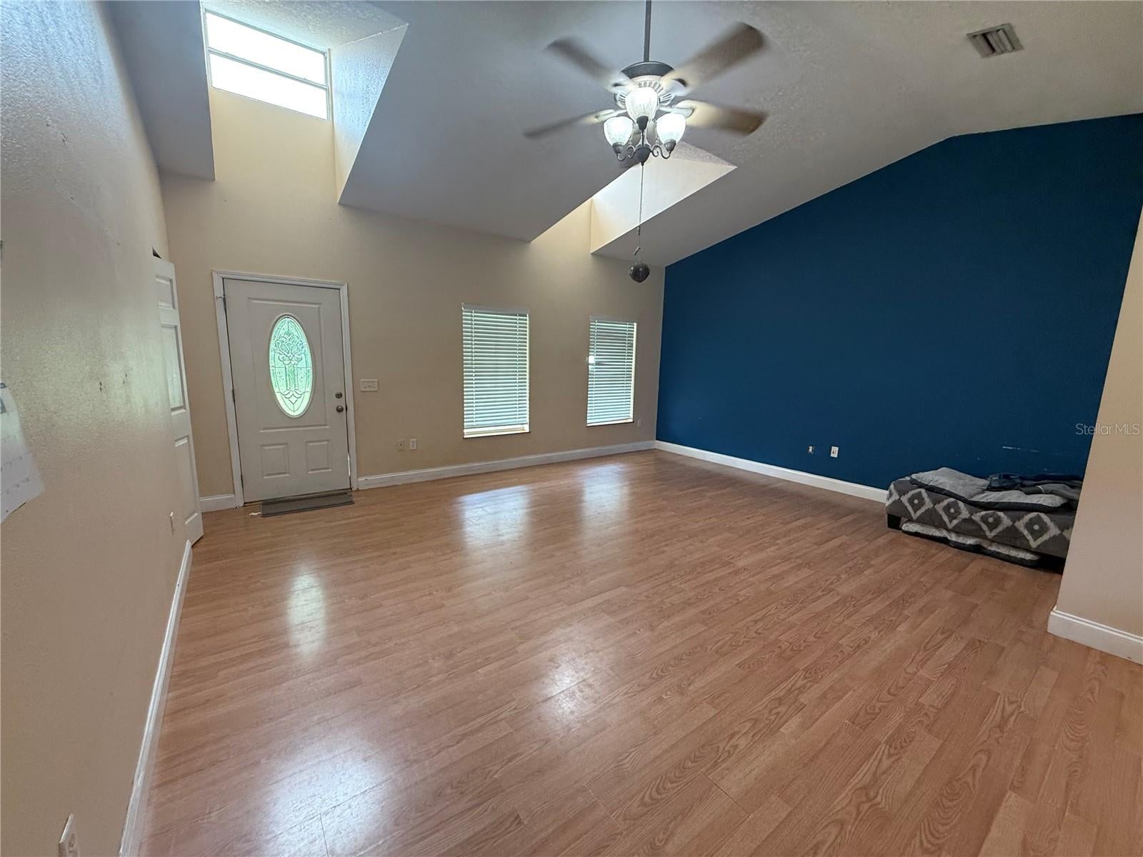 GENES LITTLE ACRES 1ST ADD - Residential