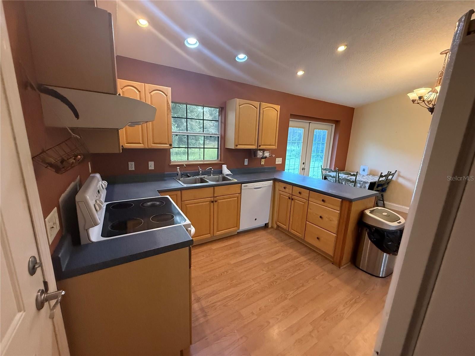 GENES LITTLE ACRES 1ST ADD - Residential