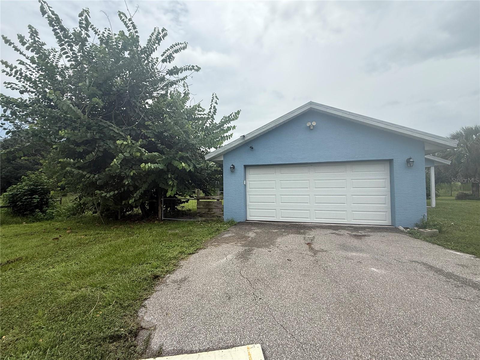 GENES LITTLE ACRES 1ST ADD - Residential