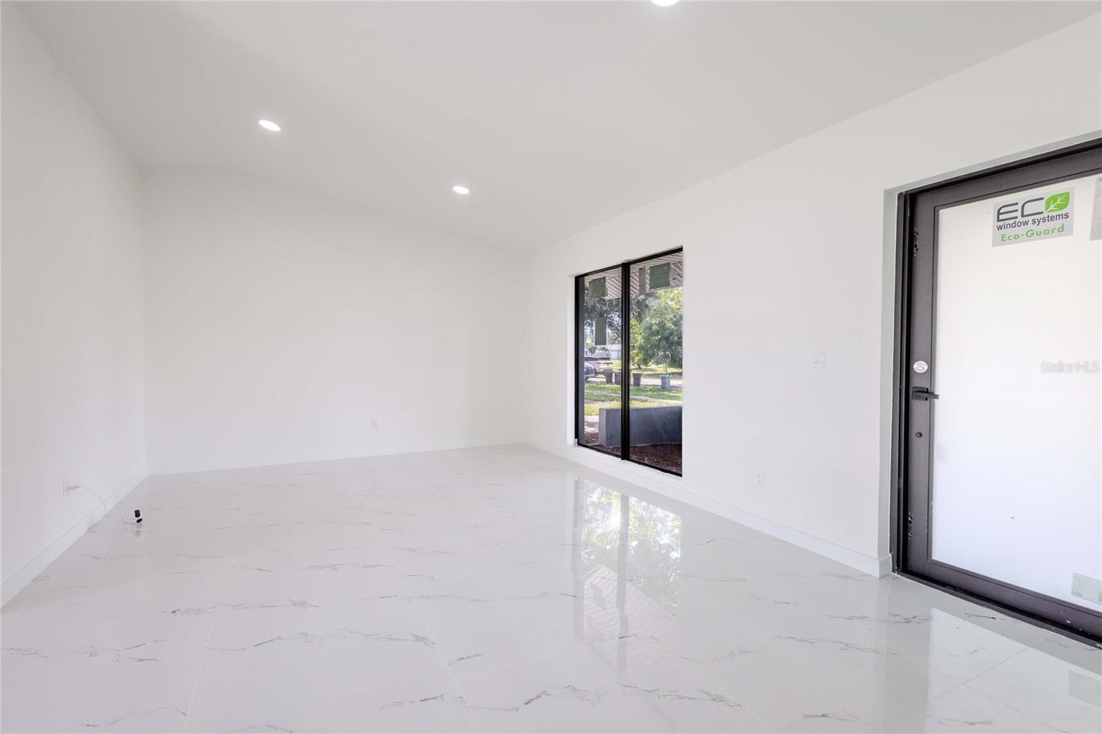 RIDGEWAY - Residential