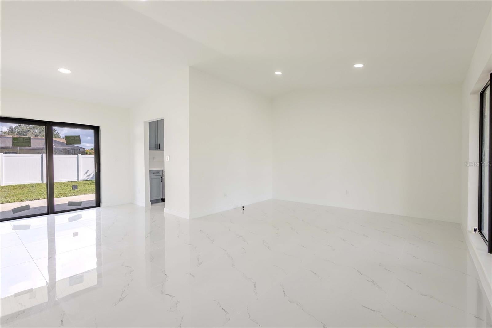RIDGEWAY - Residential
