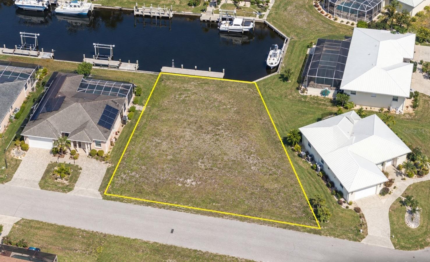 PUNTA GORDA ISLES SEC 06 - Land