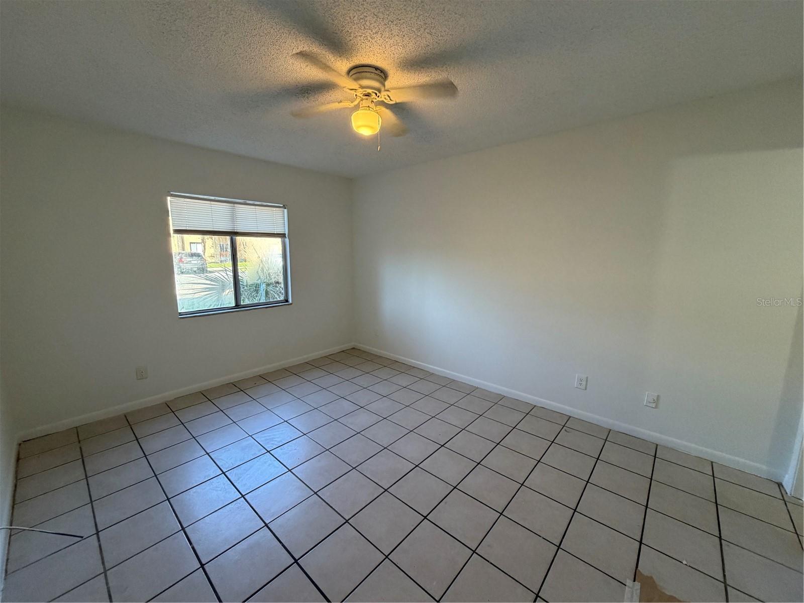 ALHAMBRA COURTS CONDO PH 02 - Residential
