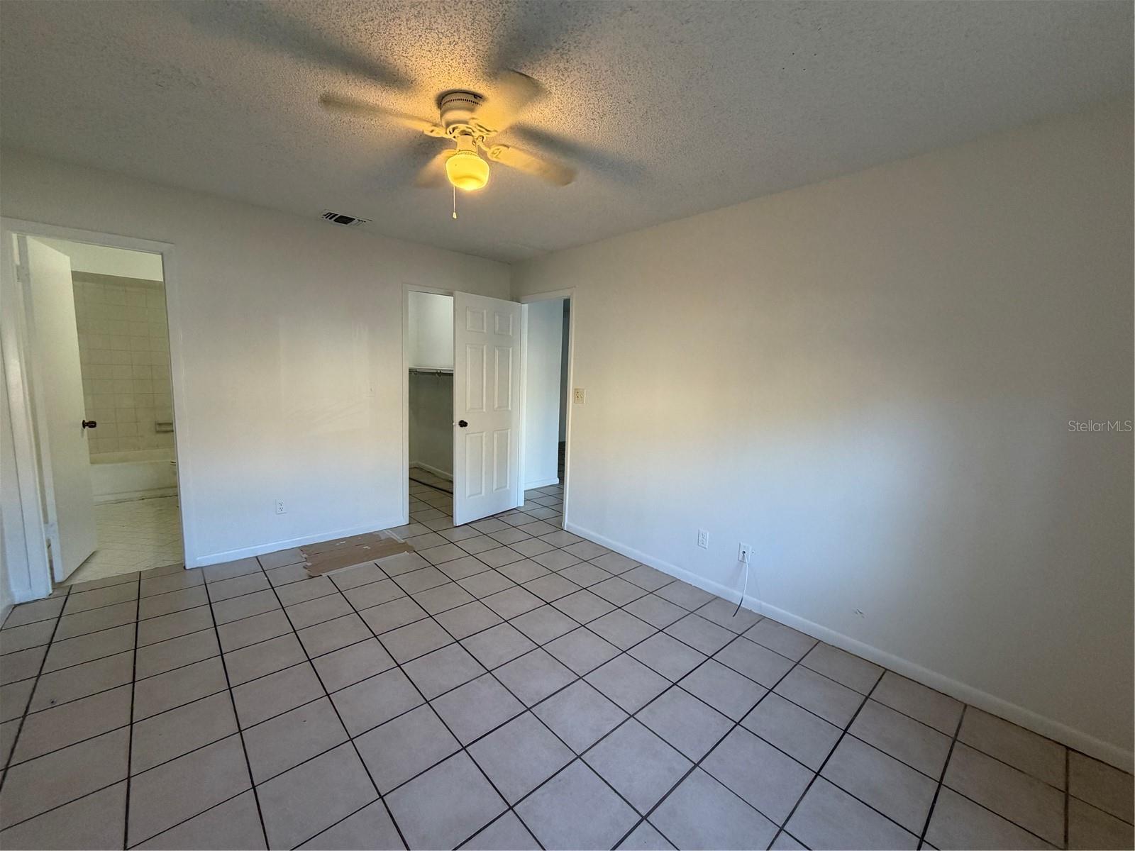 ALHAMBRA COURTS CONDO PH 02 - Residential