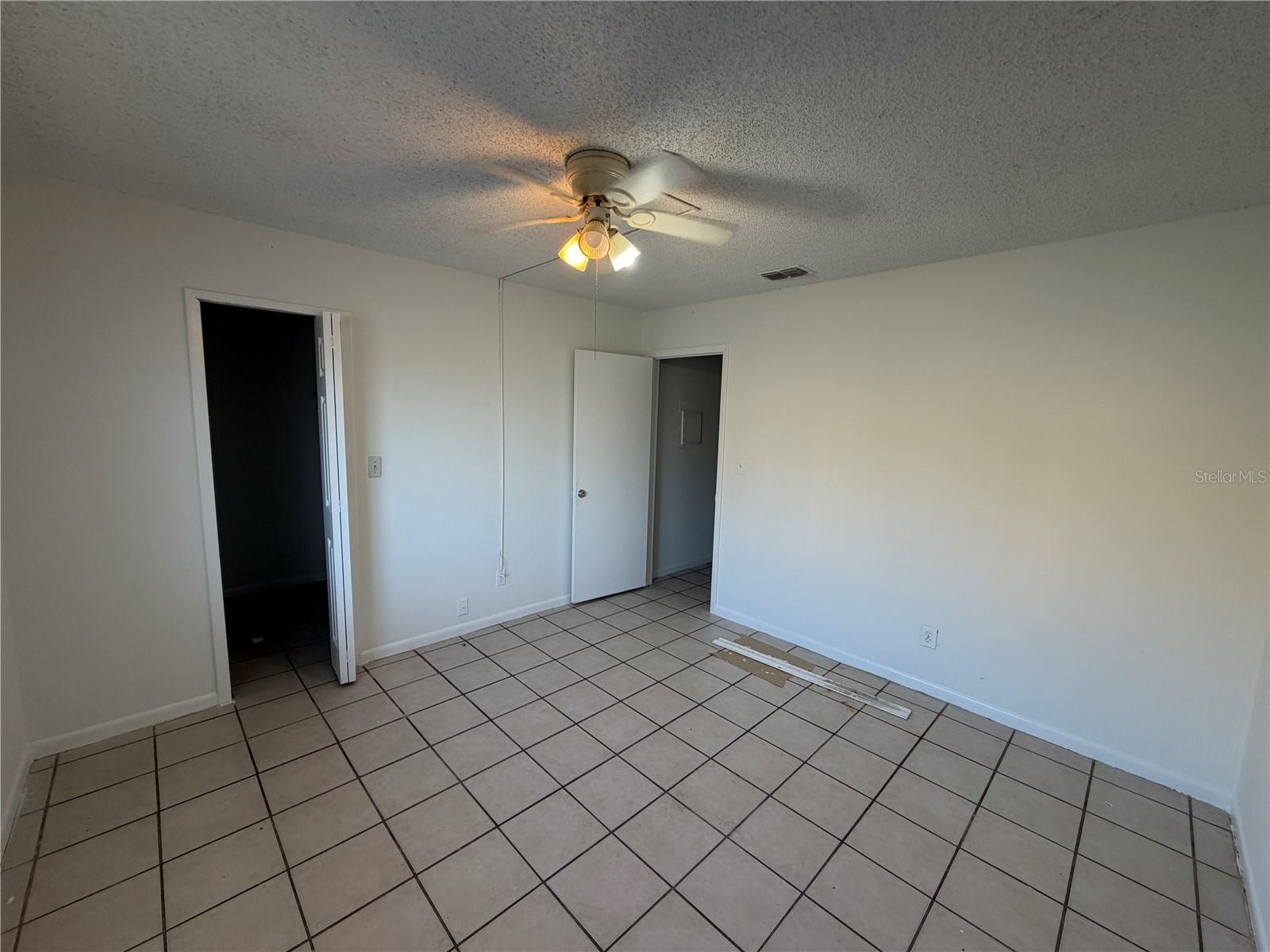 ALHAMBRA COURTS CONDO PH 02 - Residential