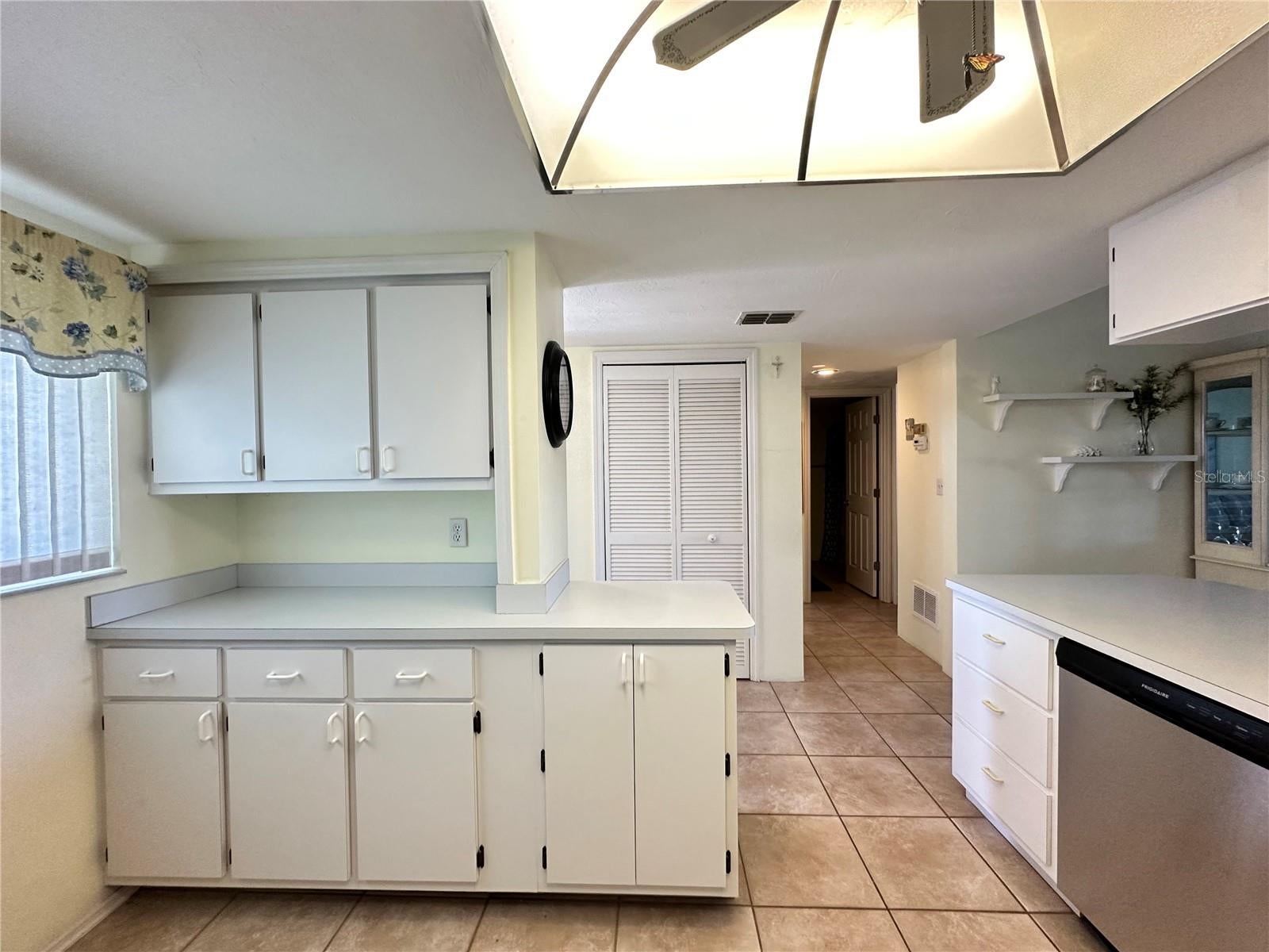 EGRET POINTE PH 02 - Residential