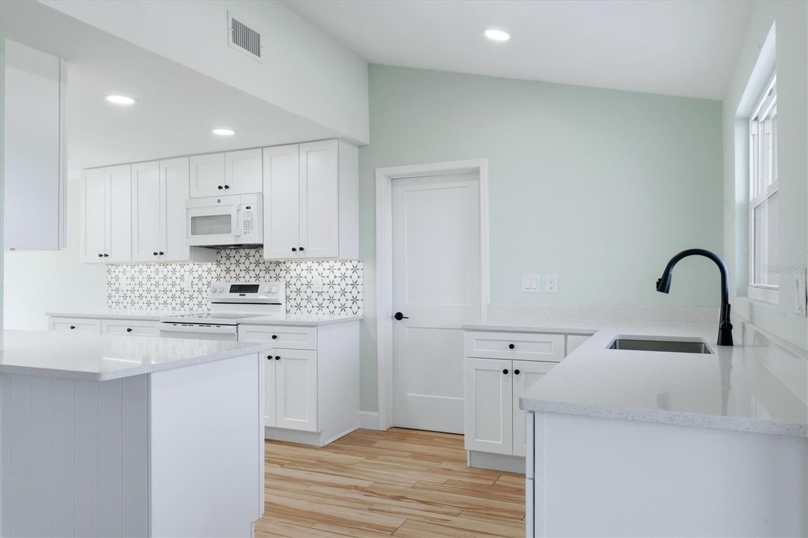 CHARLOTTE PARK SEC 02 - Residential