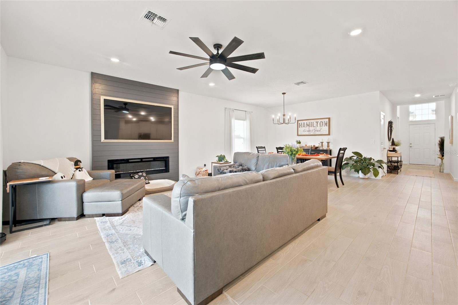 COUNTRY LANE ESTATES - Residential