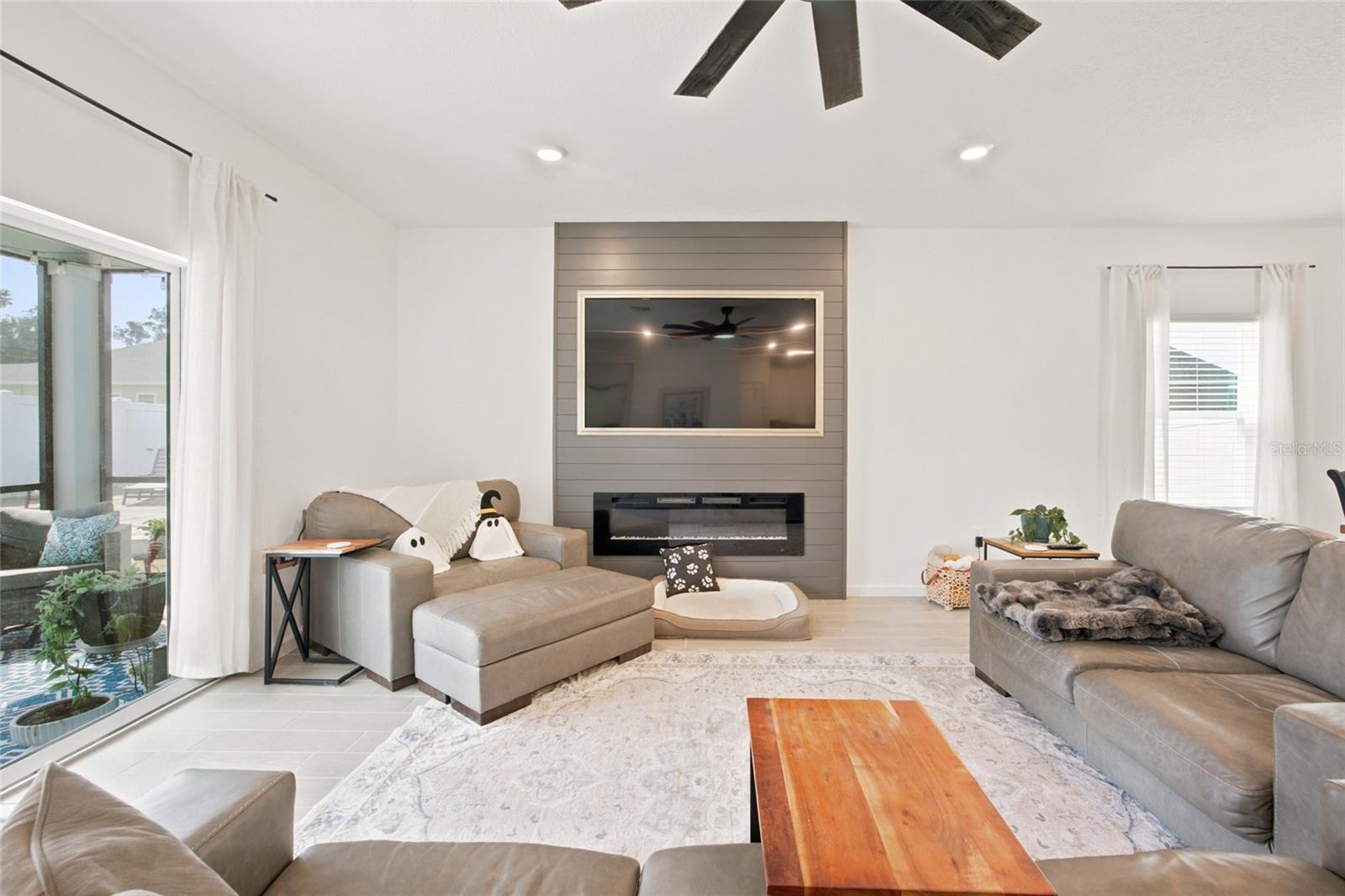 COUNTRY LANE ESTATES - Residential