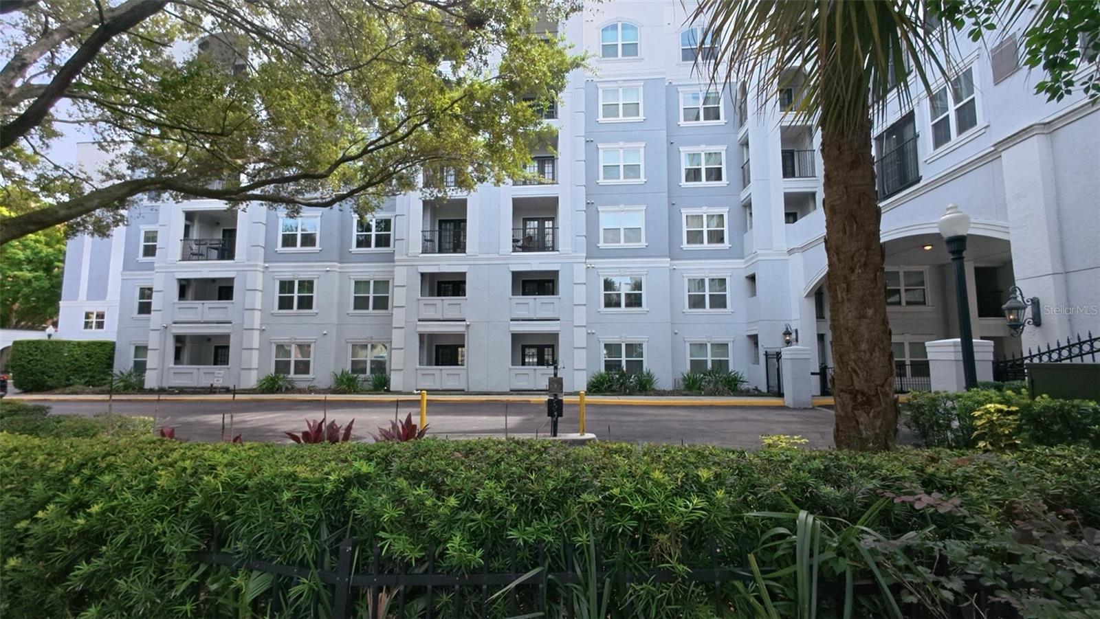 Enjoy downtown Orlando living at The Grande! This 1-bedroom, 1-bath condominium features a private balcony and a convenient location near Lake Eola, Thornton Park, restaurants, shopping, entertainment, and major roadways. Community amenities include a swimming pool, fitness center, and gated parking.

Whether you’re looking for a primary residence, a downtown retreat, or an investment property, this condo offers an opportunity to enjoy one of Orlando’s most dynamic locations. Schedule your private showing today!