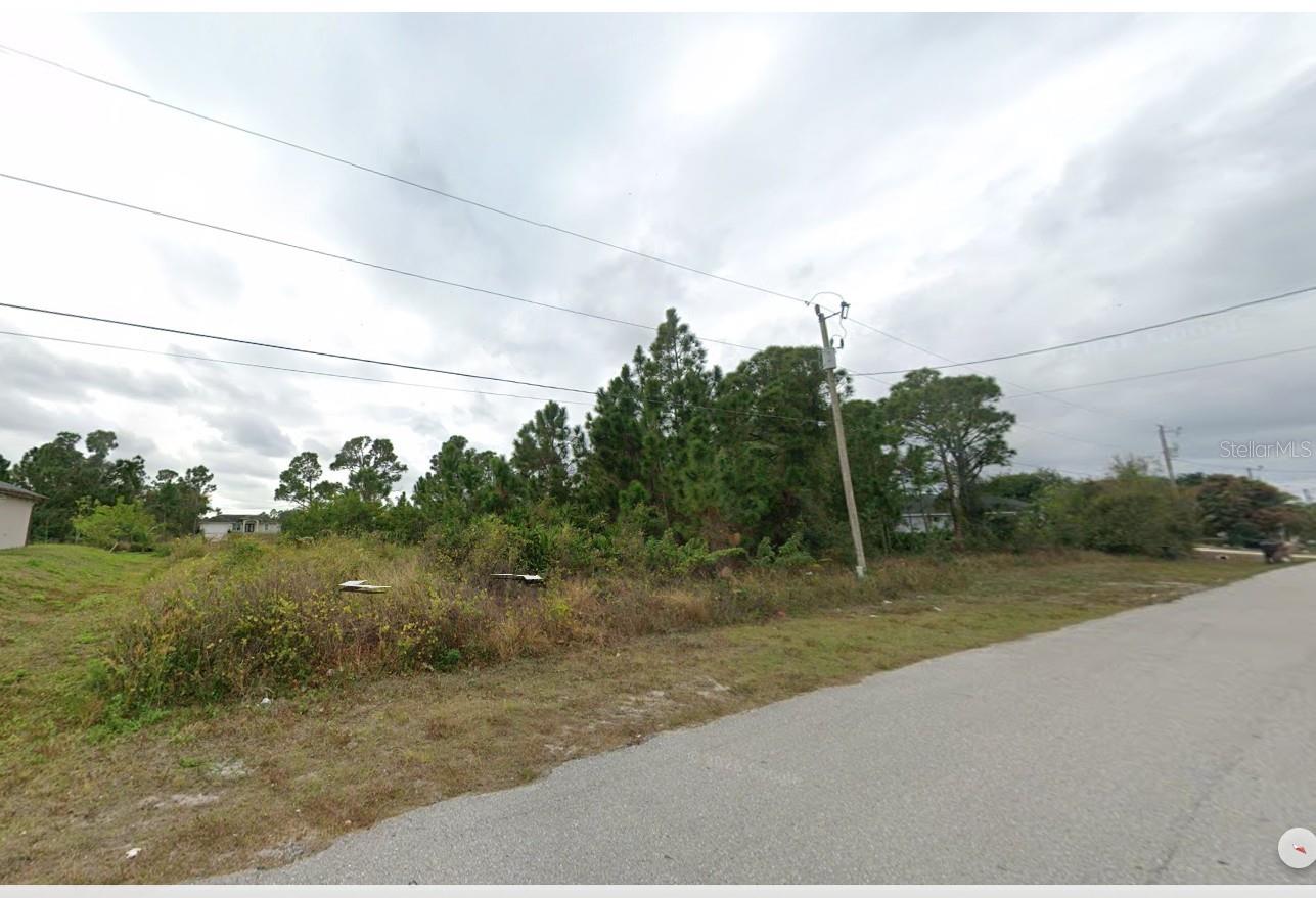 LEHIGH ACRES - Land