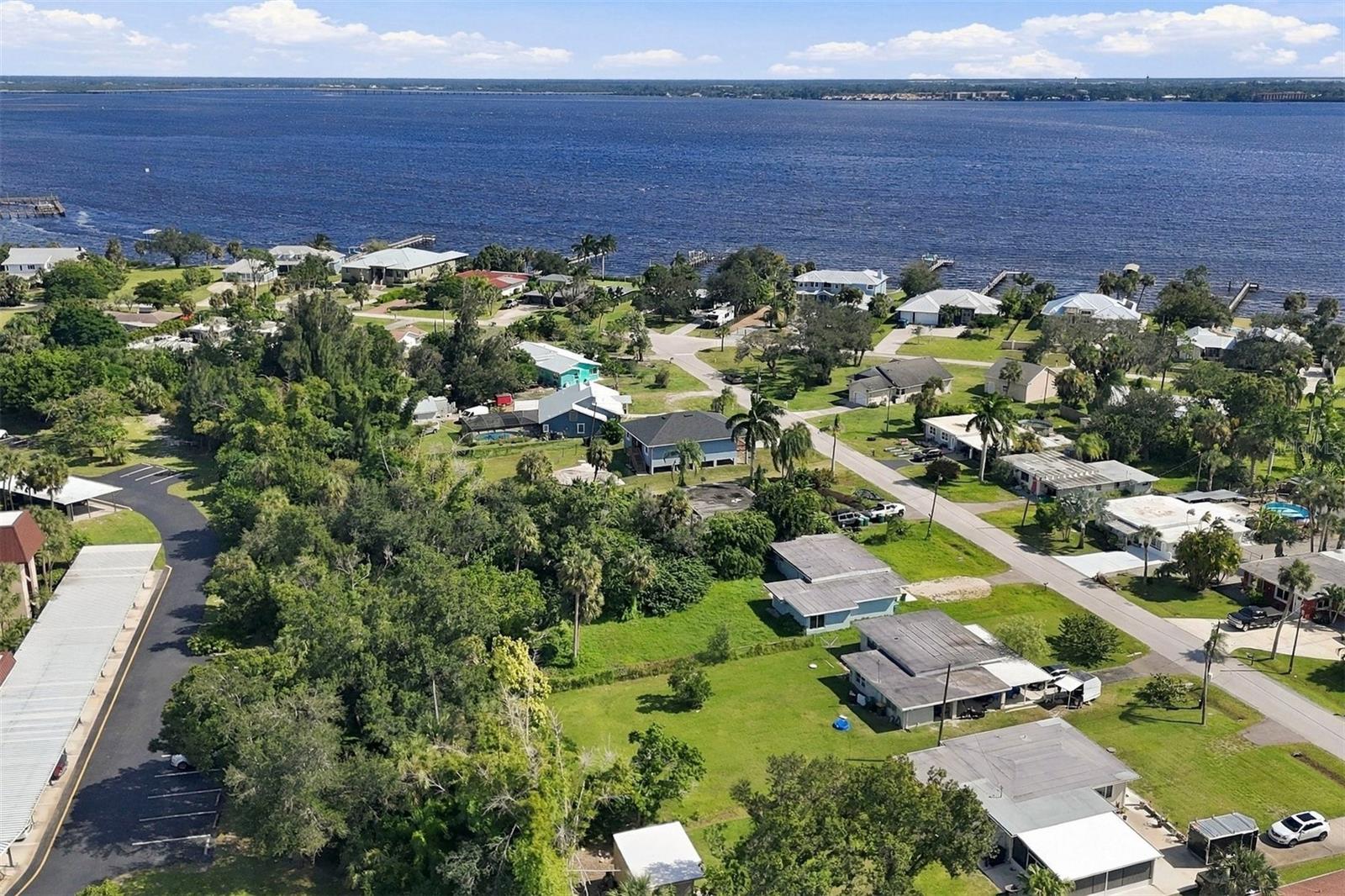 CHAR SHORES - Residential