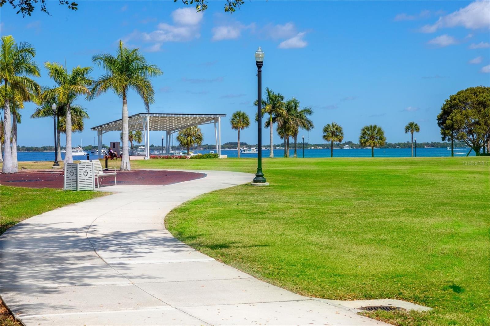 PUNTA GORDA ISLES - Land