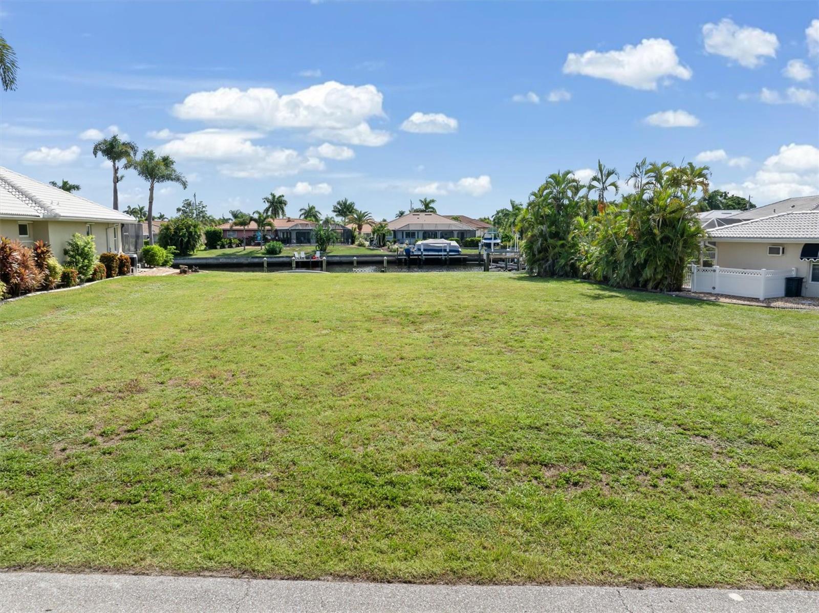 PUNTA GORDA ISLES - Land