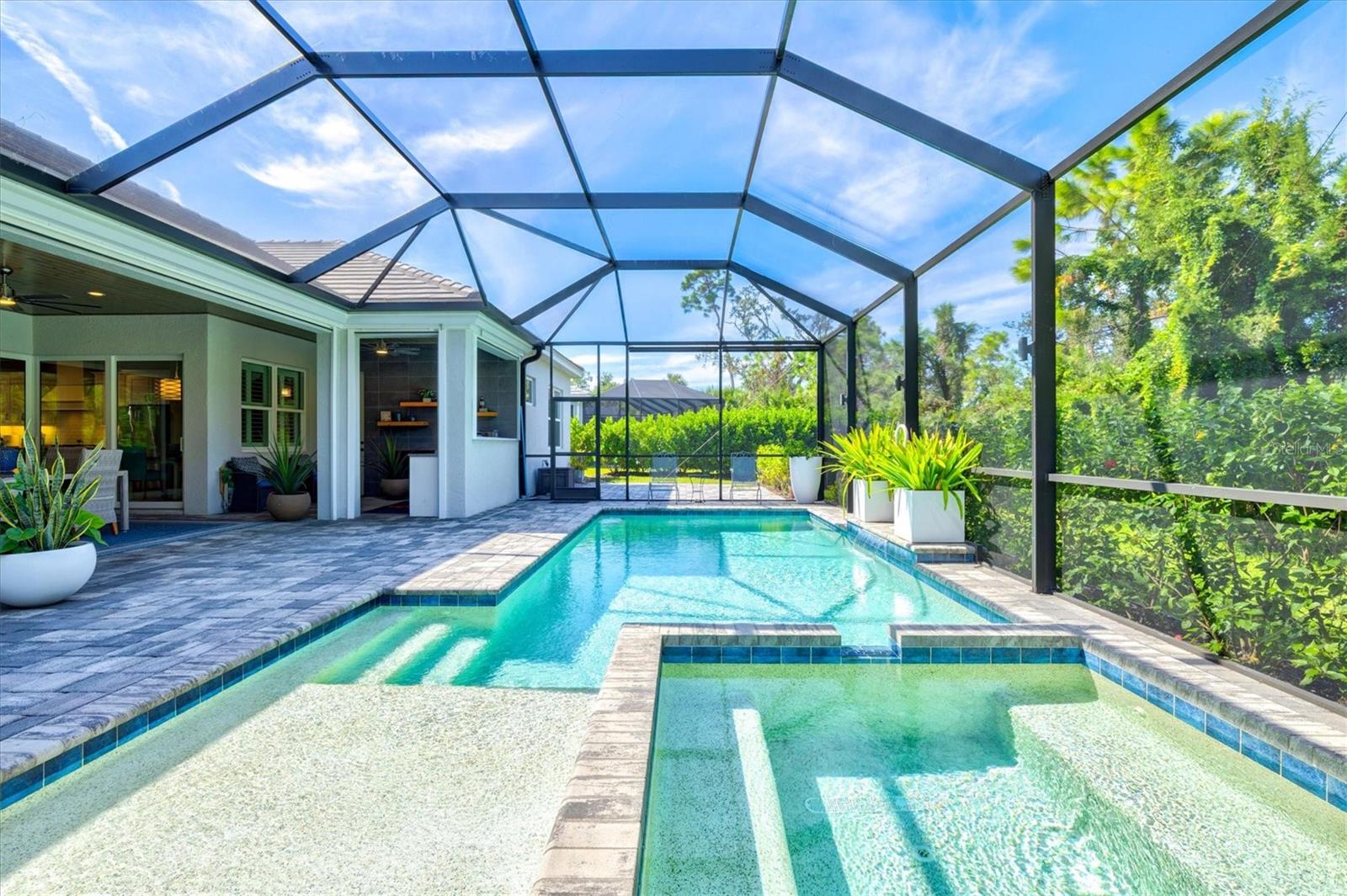 GRAND PALM - Residential
