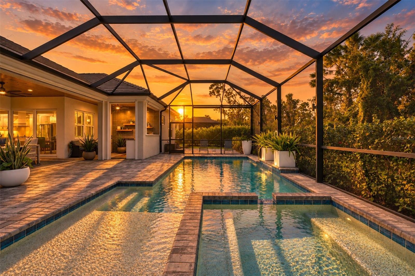 GRAND PALM - Residential