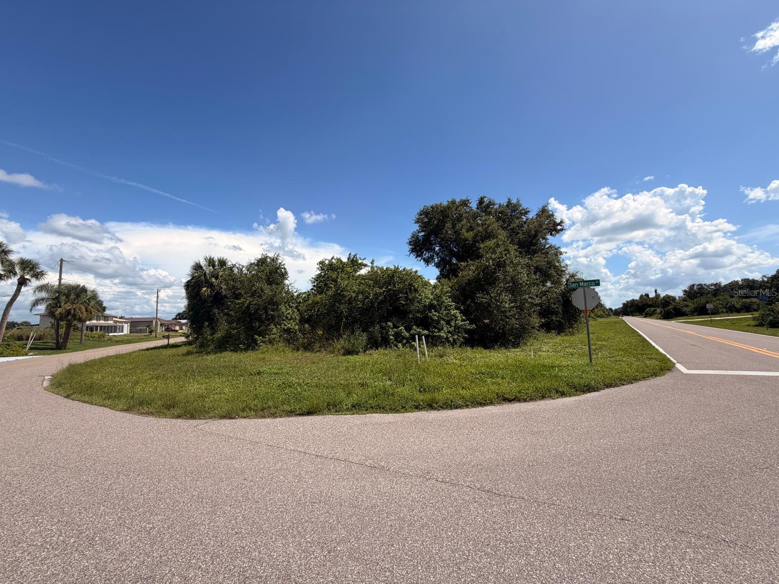 EXCEPTIONAL INVESTMENT OPPORTUNITY IN HARBOUR HEIGHTS! Discover the potential of this 0.69-acre property, located in the desirable waterfront community of Harbour Heights. Whether you're looking for a location to build your future Florida home or to add land to your investment portfolio, this property offers excellent possibilities. Conveniently located near Harbour Heights Park, where residents and visitors can enjoy public boat ramps, a fishing pier, playground, tennis and volleyball courts, and other outdoor recreational activities.
The property is located within a Scrub Jay review area. Buyers and buyers' agents are encouraged to independently verify zoning, lot configuration, building requirements, utility availability, environmental requirements, and any other information deemed important directly with Charlotte County and the appropriate authorities. Great location, generous lot size, and excellent investment potential in Punta Gorda—don't miss this opportunity!