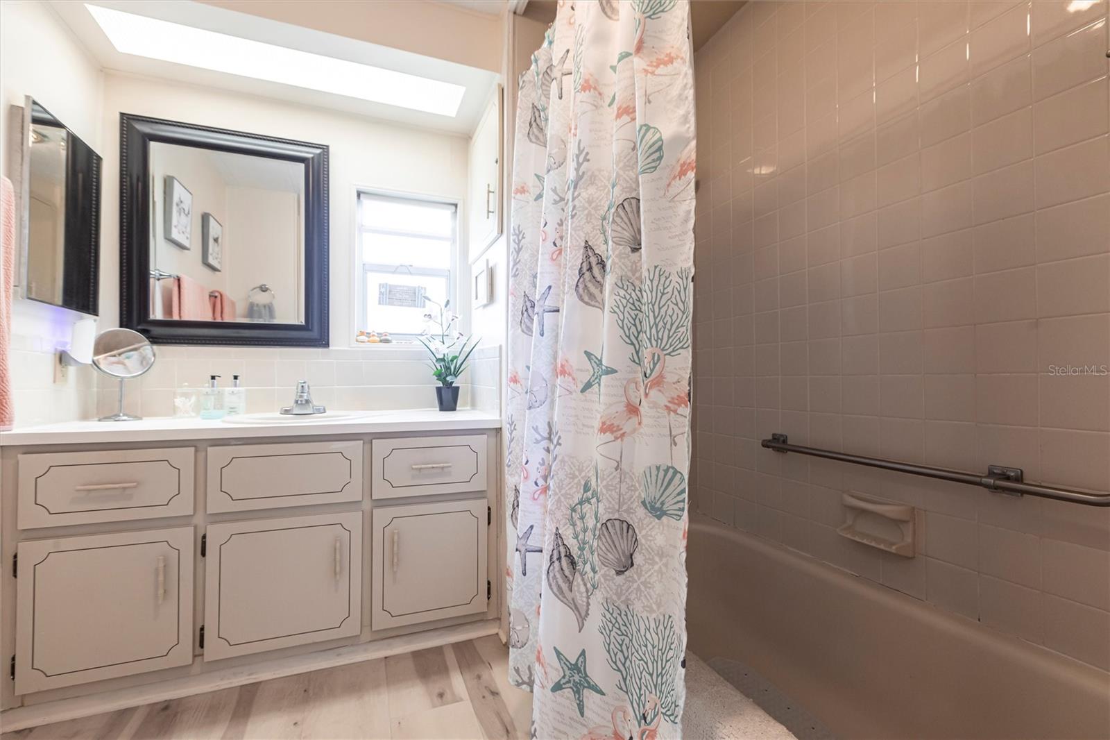 MAPLE LEAF ESTATES - Residential